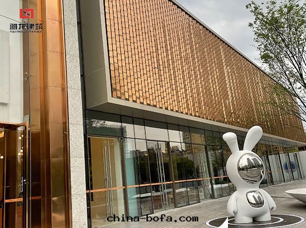 後(hòu)湖幕牆(qiáng)