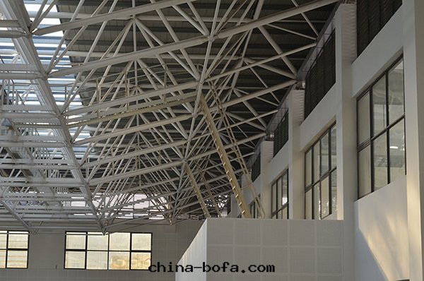 羅田(tián)九(jiǔ)州通(tòng)體(tǐ)育中(zhōng)心(xīn)(球型网架)
武漢幕牆(qiáng)裝(zhuāng)飾