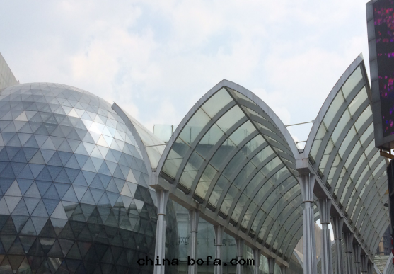 外牆(qiáng)施工受外界因(yīn)素有(yǒu)哪些(xiē)?雨(yǔ)天(tiān)需要(yào)注意(yì)的事(shì)項? 武漢幕牆(qiáng)裝(zhuāng)飾